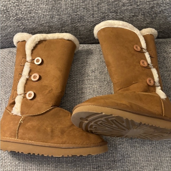 Brand new Cozy & Stylish Winter Boots 8 ( no box ) - Picture 3 of 15
